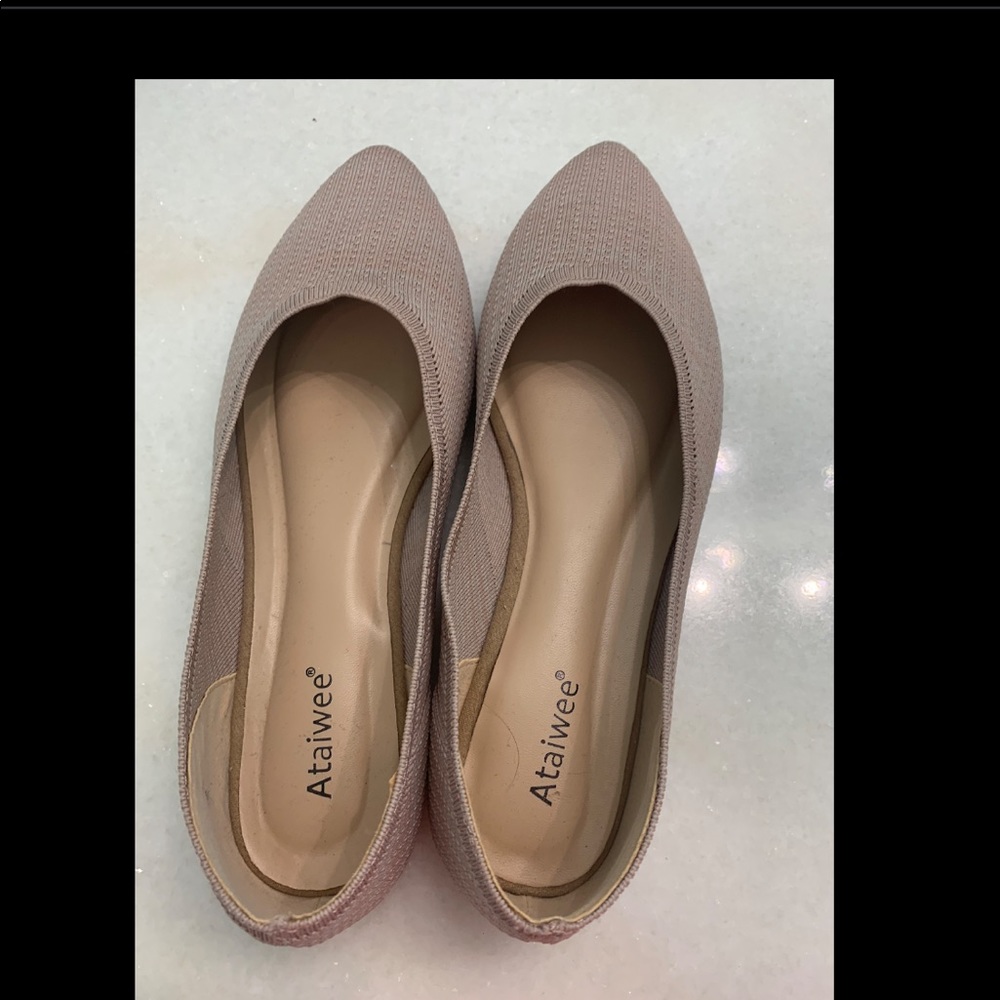 Ataiwee women’s wide width flats, pointed toe, size 10.5W
